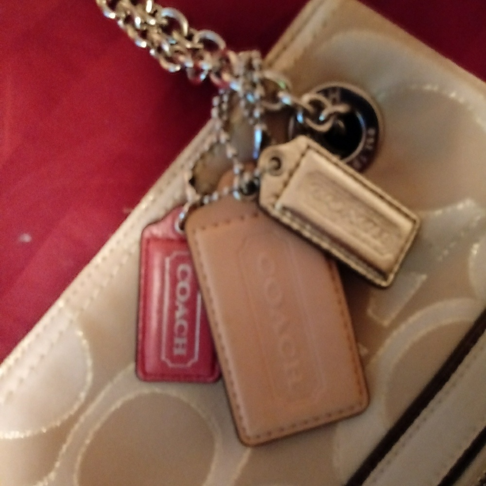 Authentic Coach Purse.. - Picture 2 of 2